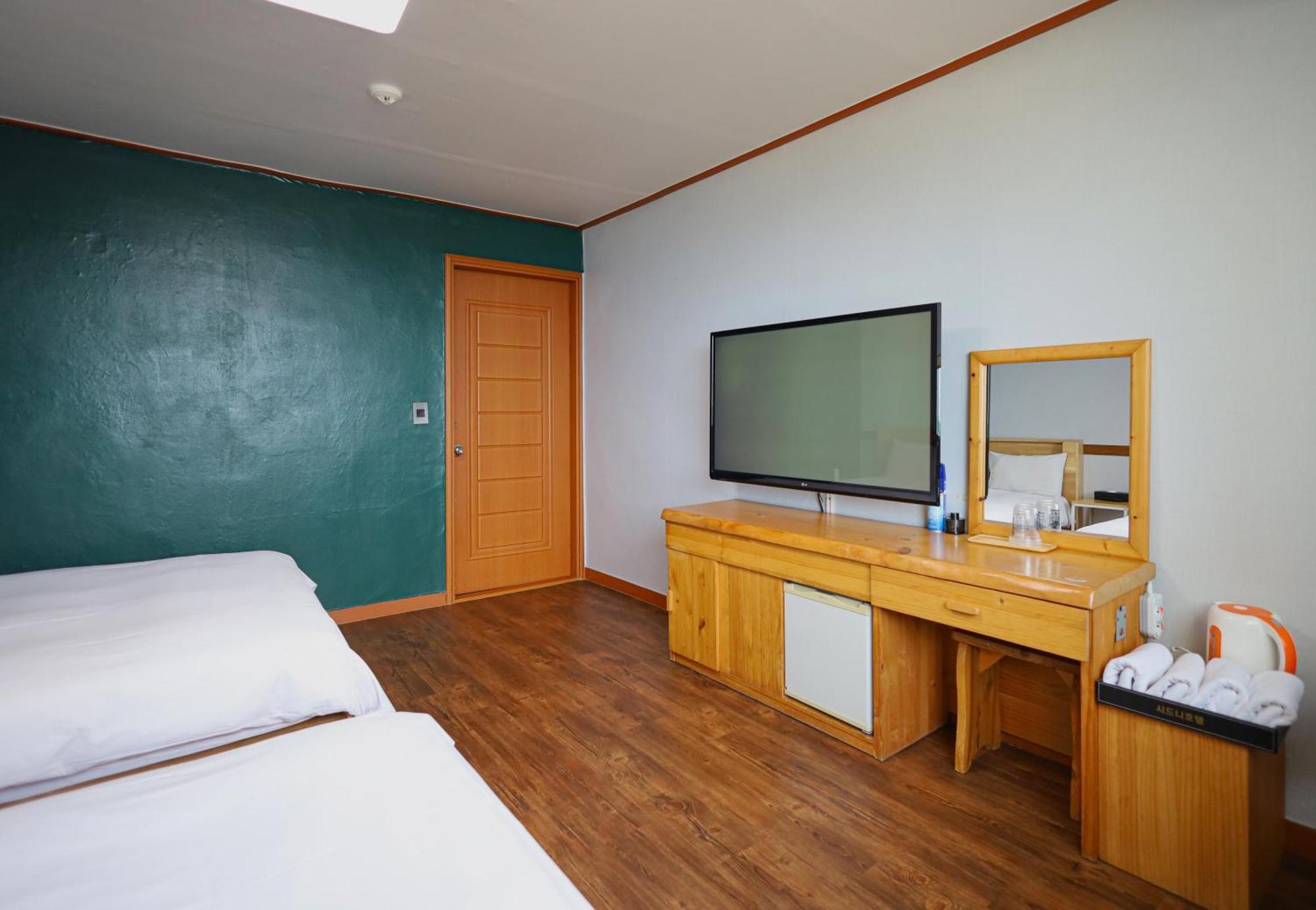 Fantastic Ocean View Sydney Hotel Jeju Exterior photo
