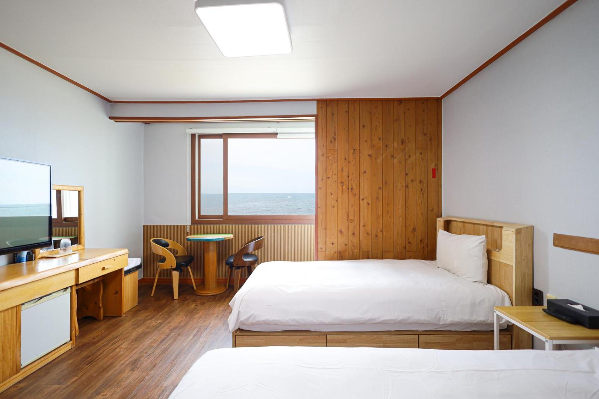 Fantastic Ocean View Sydney Hotel Jeju Exterior photo