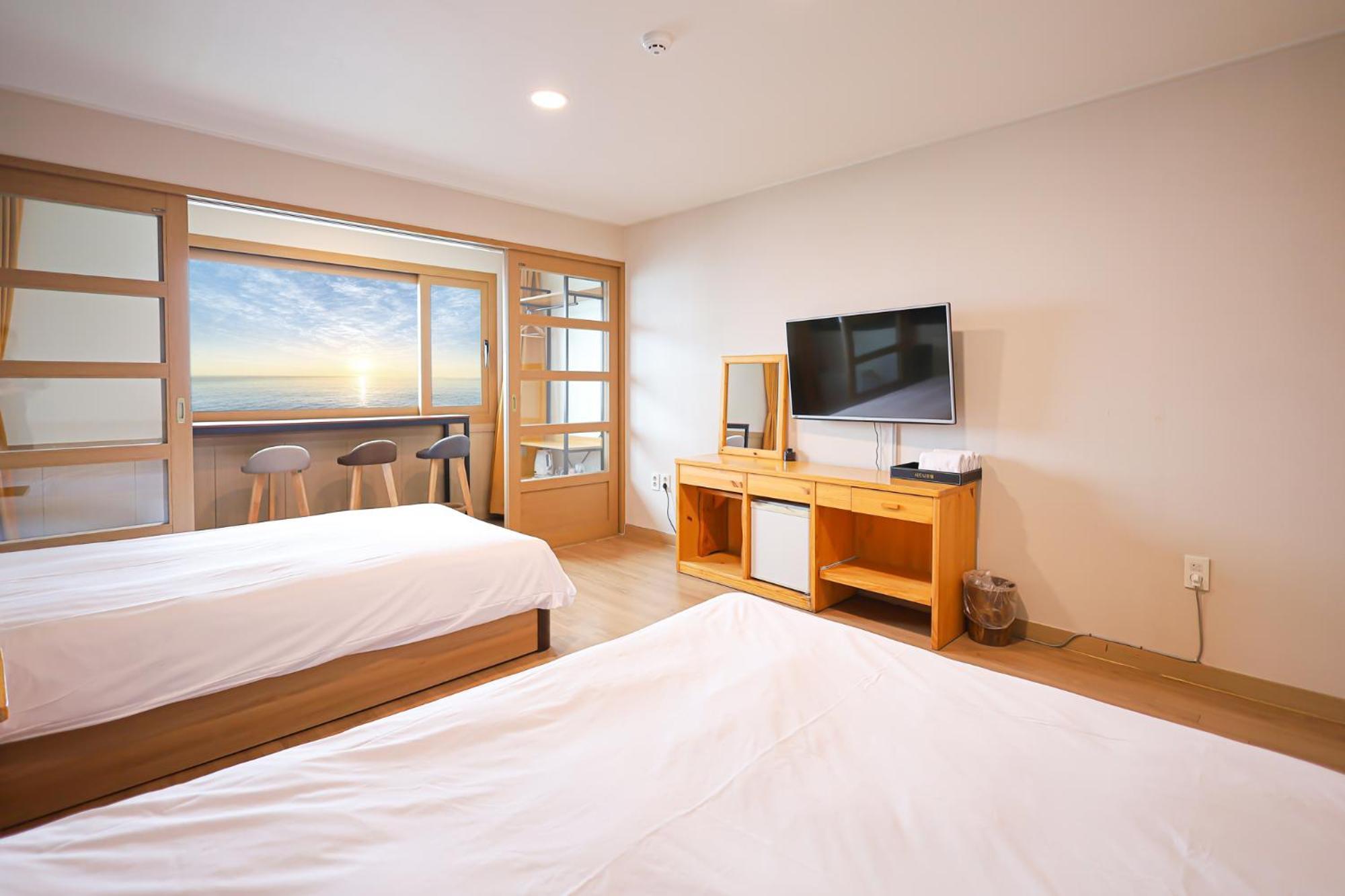 Fantastic Ocean View Sydney Hotel Jeju Exterior photo