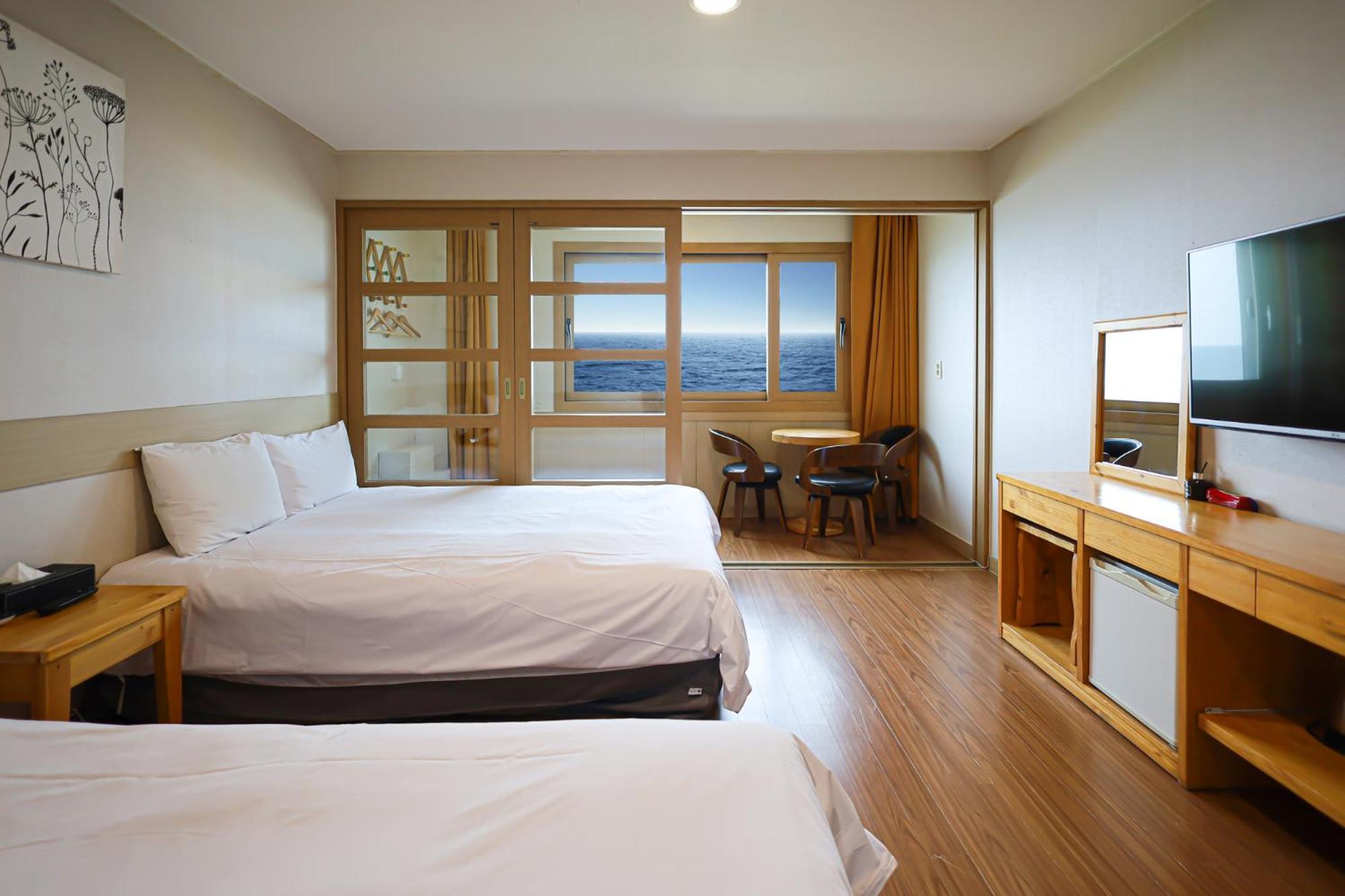 Fantastic Ocean View Sydney Hotel Jeju Exterior photo