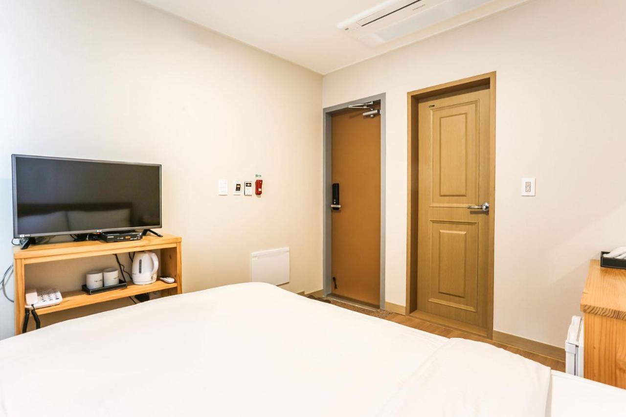 Fantastic Ocean View Sydney Hotel Jeju Exterior photo