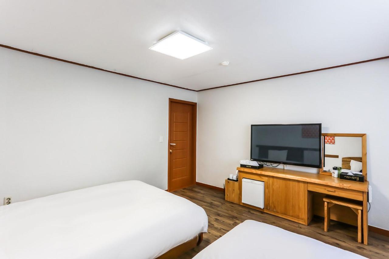 Fantastic Ocean View Sydney Hotel Jeju Exterior photo